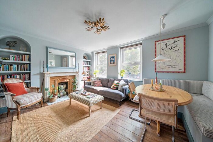 3 Bedroom Flat For Sale In Denmark Hill, Camberwell, London, SE5