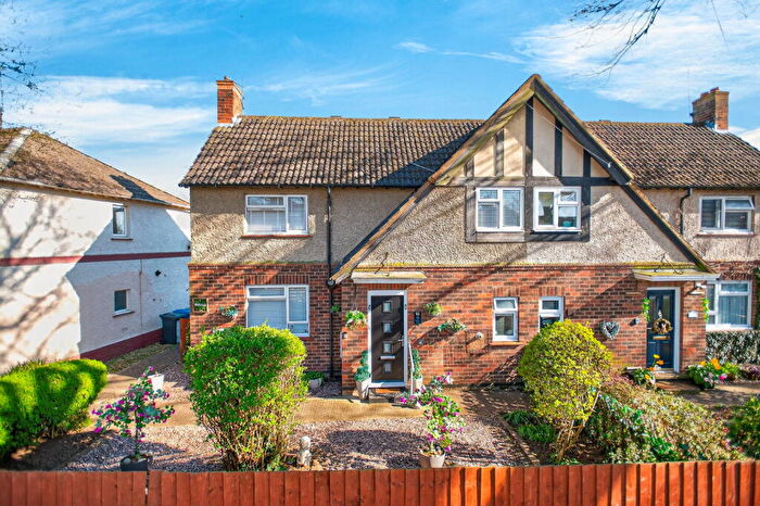 3 Bedroom Semi Detached House For Sale In Oak Road, Kettering, NN15