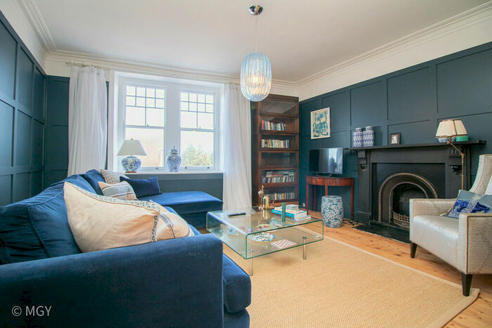 1 Bedroom Apartment To Rent In Royal Buildings, Stanwell Road, Penarth, CF64