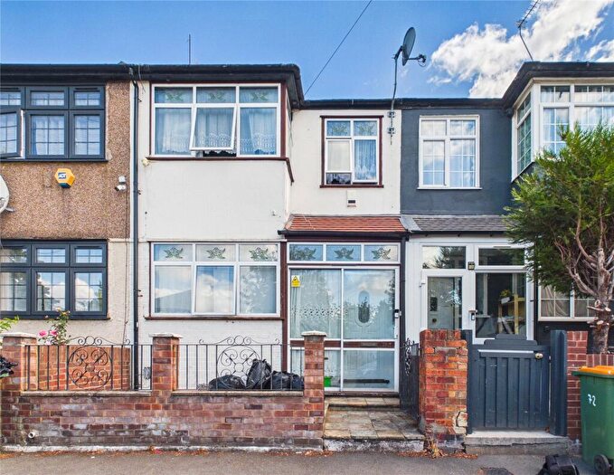 3 Bedroom House To Rent In Baxter Road, London, E16