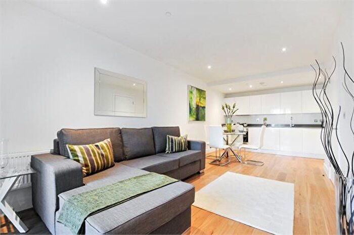 2 Bedroom Apartment To Rent In Harper Studios, Love Lane, Woolwich, SE18