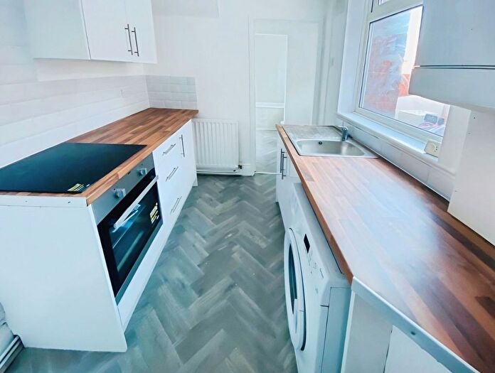 2 Bedroom Semi-Detached House To Rent In Leighton Street, South Shields, NE33