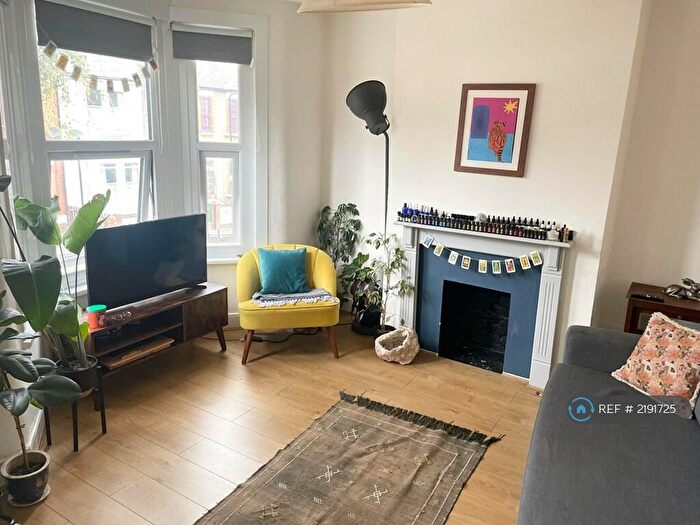 1 Bedroom Flat To Rent In Leyton, London, E10