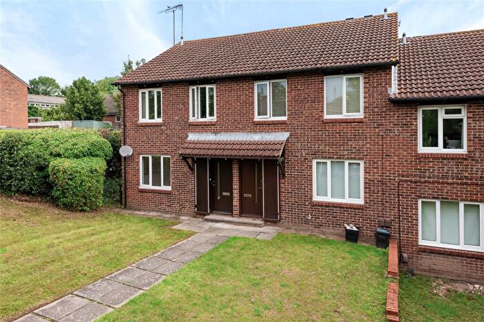 1 Bedroom Maisonette For Sale In Bishop Butt Close, Orpington, BR6