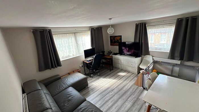 1 Bedroom Flat To Rent In Wilson Street, Southgate, N21