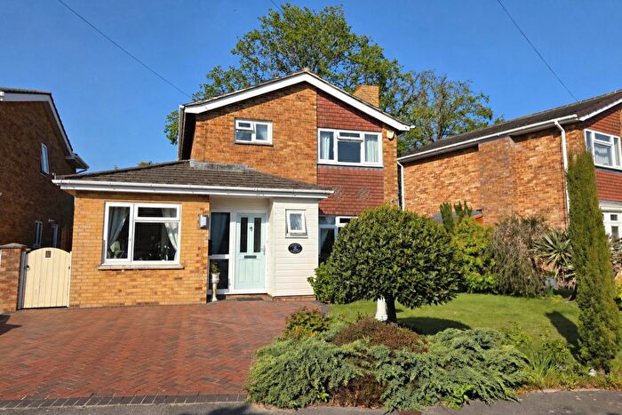 4 Bedroom Detached House For Sale In Heath Lawns, Catisfield, PO15