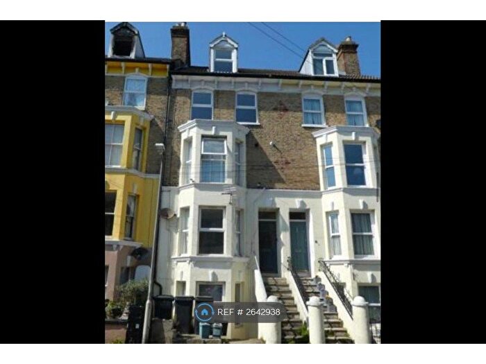 2 Bedroom Flat To Rent In Templar Street, Dover, CT17