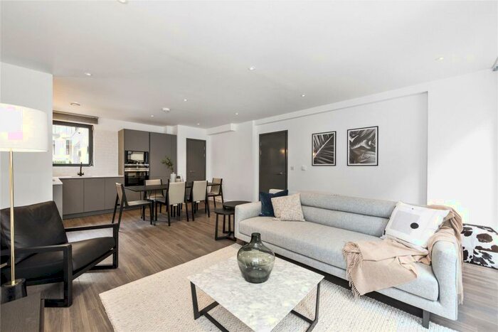 3 Bedroom Ground Flat To Rent In Mettle & Poise, E2