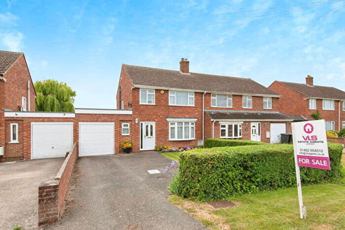 3 Bedroom Semi-Detached House For Sale In Hanscombe End Road, Shillington, Hitchin, SG5