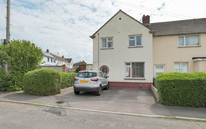 3 Bedroom End Of Terrace House For Sale In Somerset Crescent, Melksham, SN12