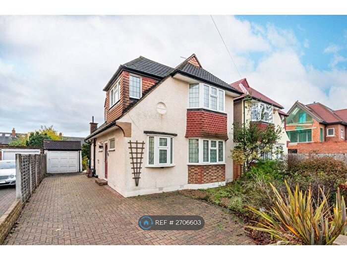 4 Bedroom Detached House To Rent In Cromwell Avenue, New Malden, KT3