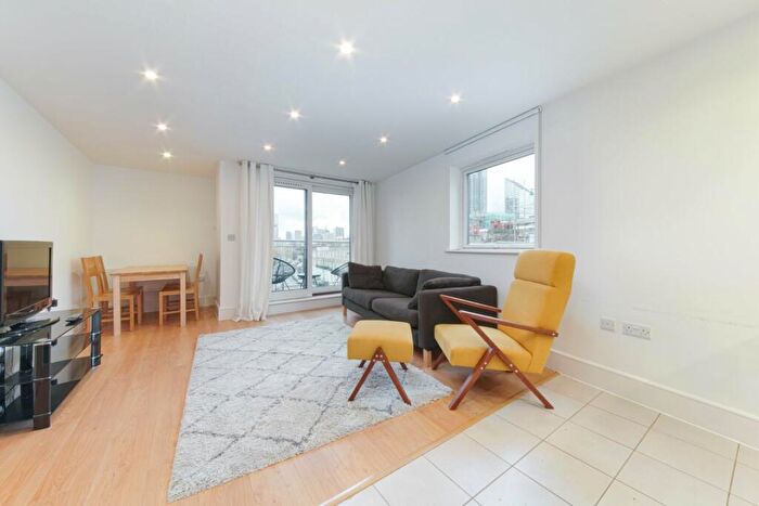 2 Bedroom Flat To Rent In Angel Wharf, Shepherdess Walk, N1