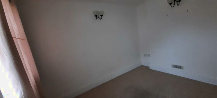1 Bedroom Terraced House To Rent In Queen Street, Honiton, EX14