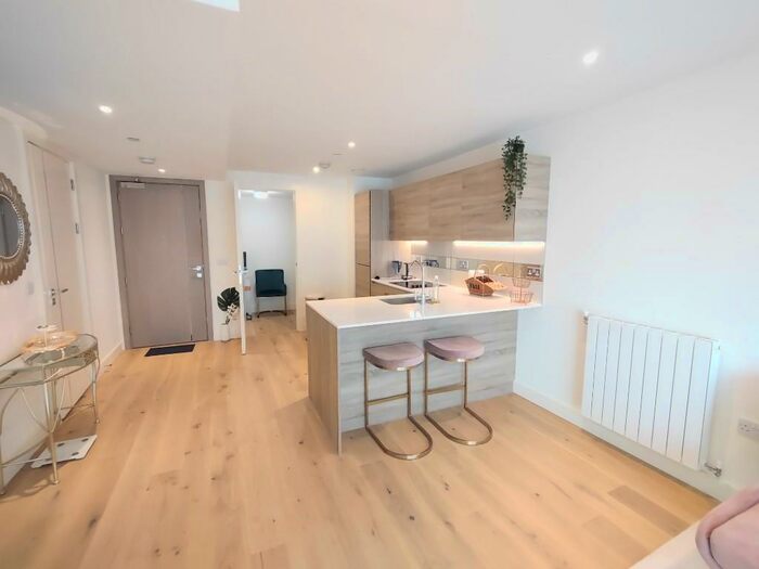 1 Bedroom Flat To Rent In Duke Of Wellington Avenue, London, SE18