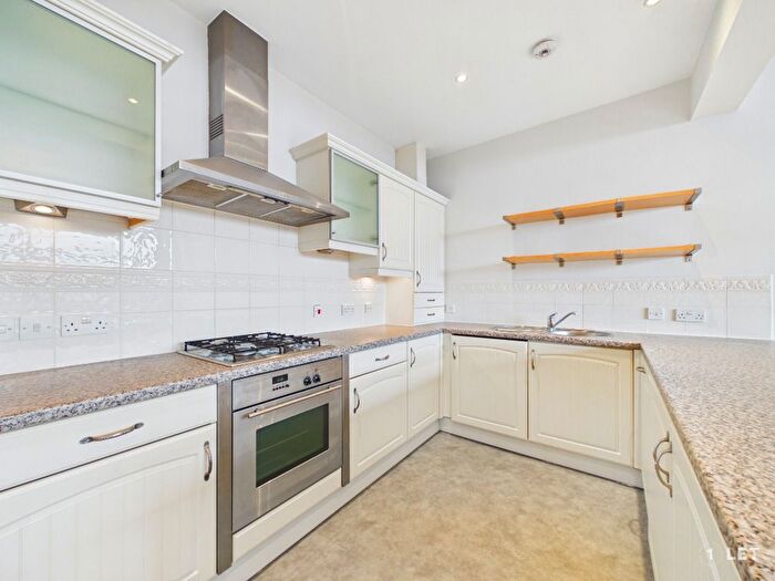 2 Bedroom Flat To Rent In North Werber Road, Fettes, Edinburgh, EH4