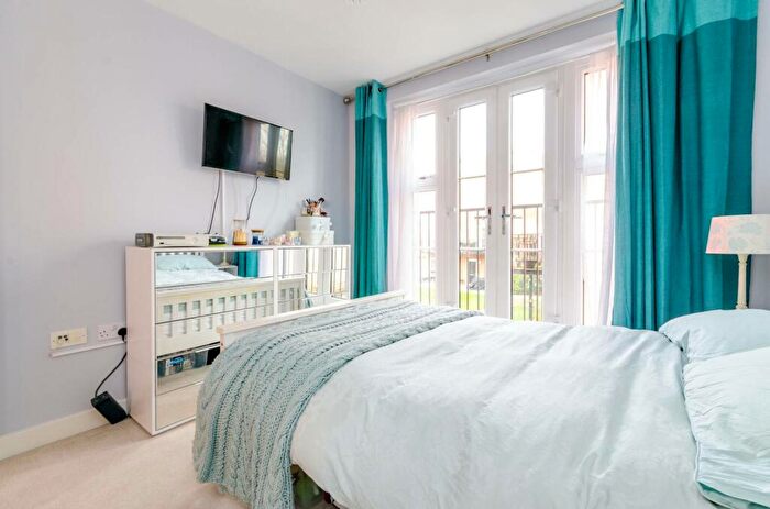 2 Bedroom Flat To Rent In Gresham Park Road, Old Woking, Woking, GU22