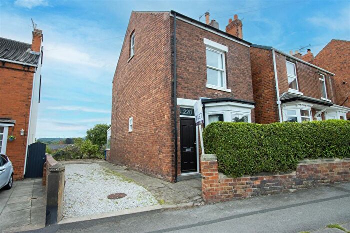 3 Bedroom Detached House To Rent In Old Road, Brampton, Chesterfield, S40