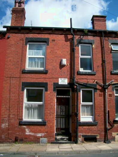 1 Bedroom Terraced House To Rent In Harold Street, Hyde Park, Leeds, LS6