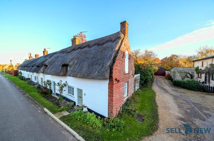 2 Bedroom Cottage For Sale In Long Row, Cambridge, CB23