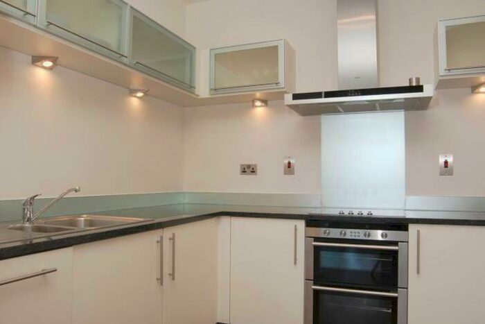 2 Bedroom Flat To Rent In Discovery Dock, East Tower, Canary Wharf, South Quay, London, E14