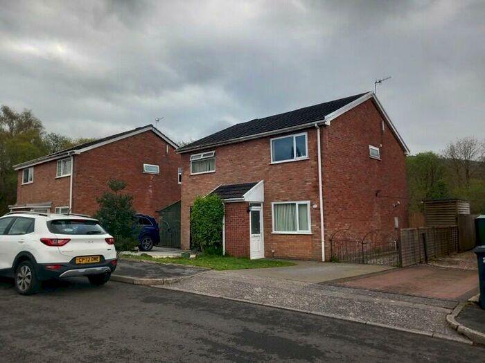 2 Bedroom Semi-Detached House To Rent In Tyn Y Cae, Pontardawe, Swansea, City And County Of Swansea., SA8