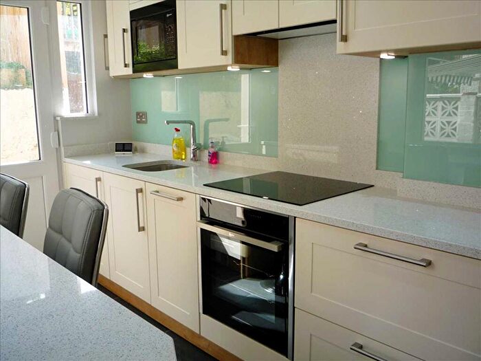 1 Bedroom Apartment For Sale In Tivoli Gardens, Windmill Street, Gravesend, DA12