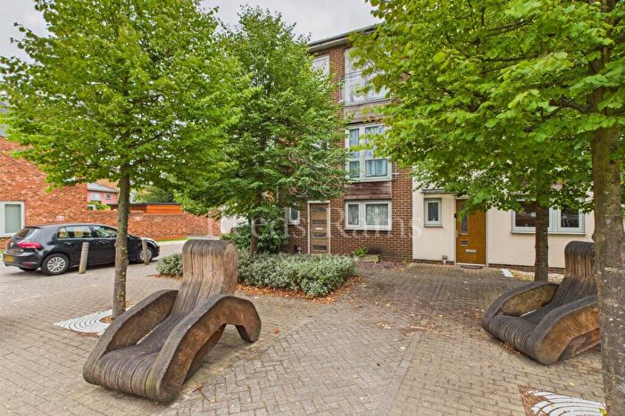 3 Bedroom Terraced House To Rent In Birdwood Avenue, Dartford, DA1