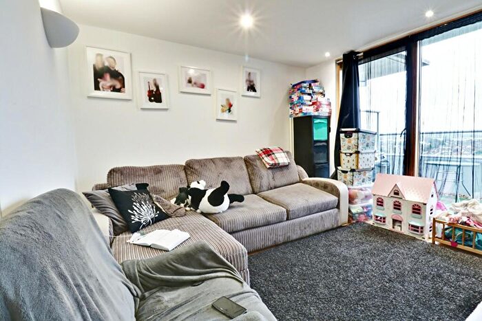 2 Bedroom Apartment To Rent In London Road, Croydon, Surrey, CR0