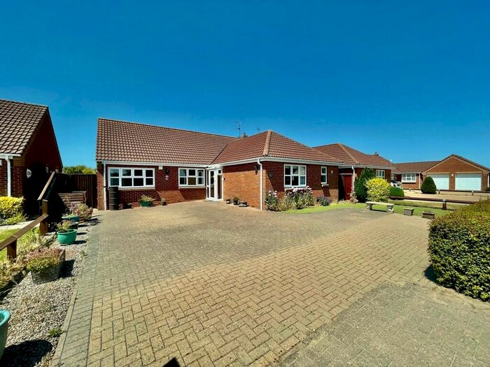 4 Bedroom Detached Bungalow For Sale In Broadgate, Weston Hills, PE12
