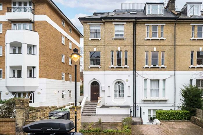 3 Bedroom Flat To Rent In Thurlow Road, London, NW3