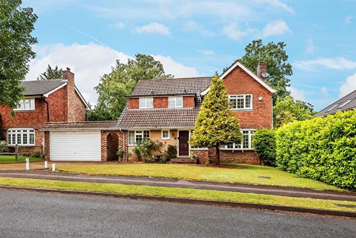 4 Bedroom Detached House For Sale In Church Close, Fetcham, KT22
