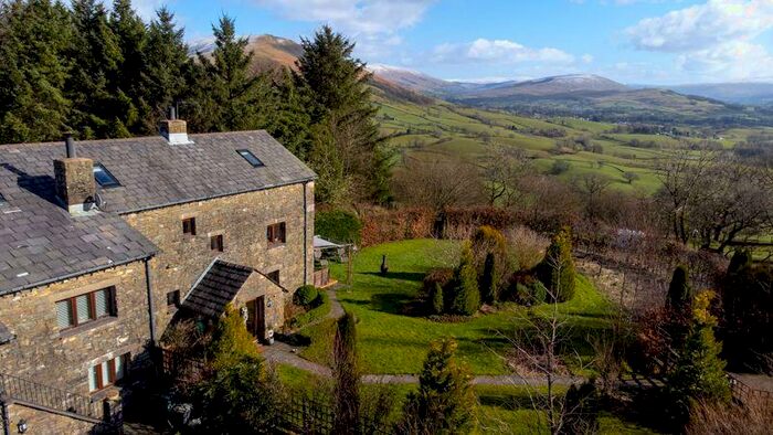 5 Bedroom Barn Conversion For Sale In Whinney Haw Barns, Firbank, Sedbergh, LA10