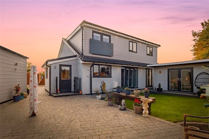 4 Bedroom Bungalow For Sale In Lime Tree Gardens, Lowdham, Nottingham, Nottinghamshire, NG14