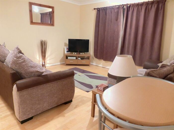 2 Bedroom Flat To Rent In Suckling Place, Woodton, Bungay NR35