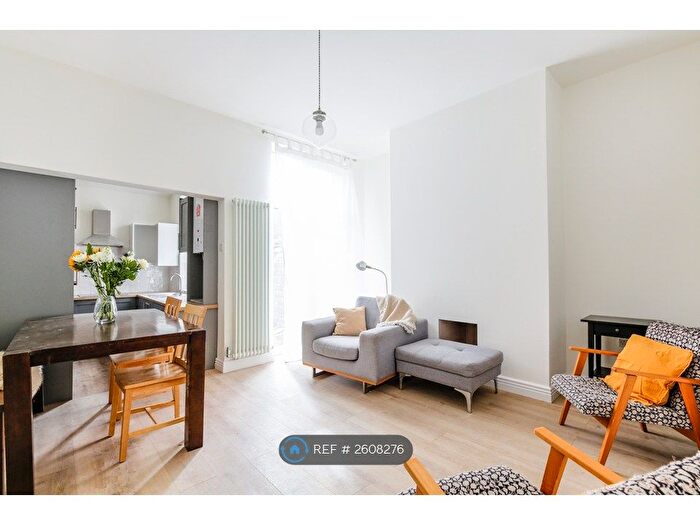 3 Bedroom Terraced House To Rent In Abbey Hey Lane, Abbey Hey, Manchester, M18