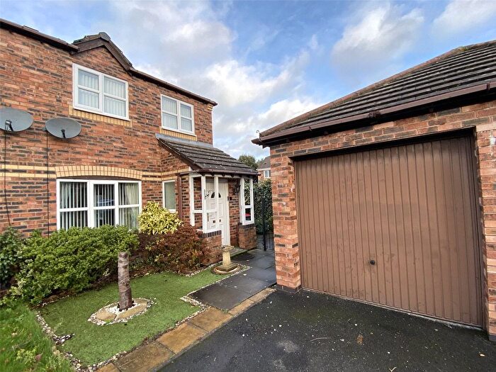 3 Bedroom Semi Detached House For Sale In Hawkshaw Close, Oakengates, Telford, Shropshire, TF2