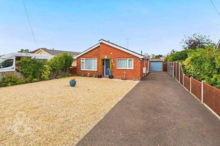 3 Bedroom Detached Bungalow For Sale In The Footpath, Poringland, Norwich, NR14