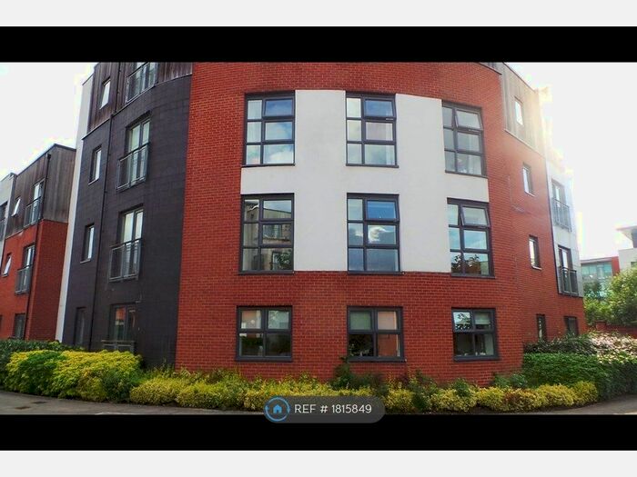 2 Bedroom Flat To Rent In West Didsbury, Manchester, M20