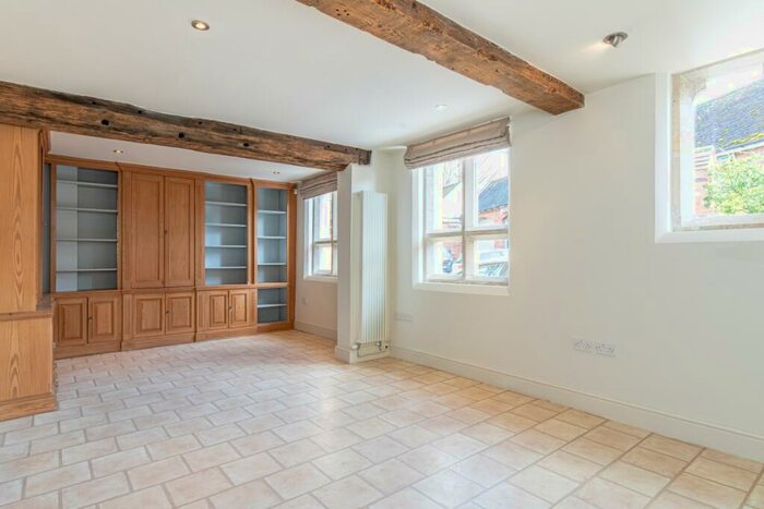 2 Bedroom Mews To Rent In Queen Street, Dorchester-on-Thames, OX10