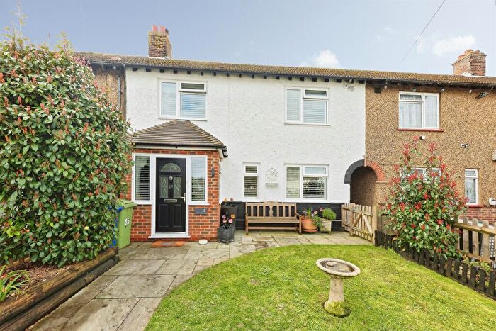3 Bedroom Terraced House For Sale In Bramblehill Road, Faversham, ME13