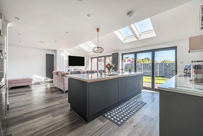 4 Bedroom Detached House For Sale In Volunteer Road, Theale, Reading, Berkshire, RG7