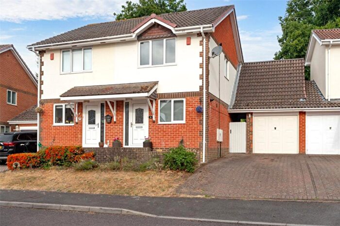 3 Bedroom Semi-Detached House For Sale In The Spinney, Lytchett Matravers, Poole, Dorset, BH16