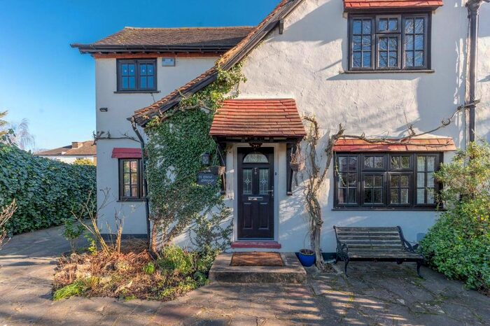 3 Bedroom Cottage To Rent In Chantry Road, Headstone, Harrow, HA3
