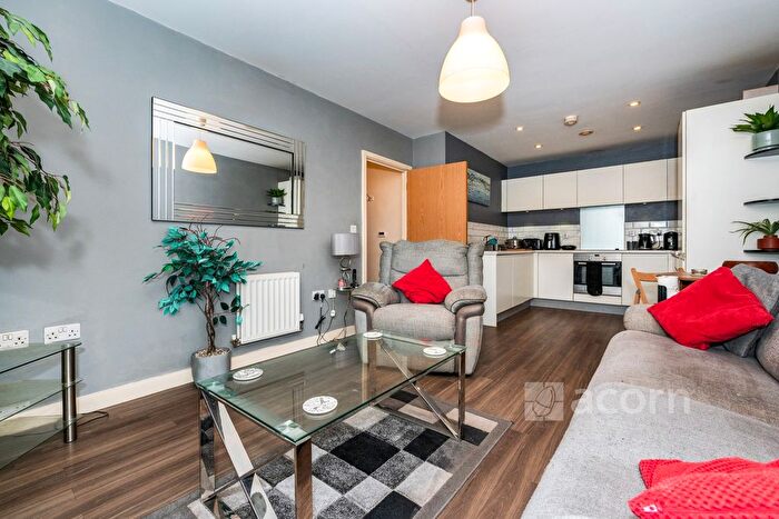 2 Bedroom Flat To Rent In Clovelly Place, Greenhithe, DA9