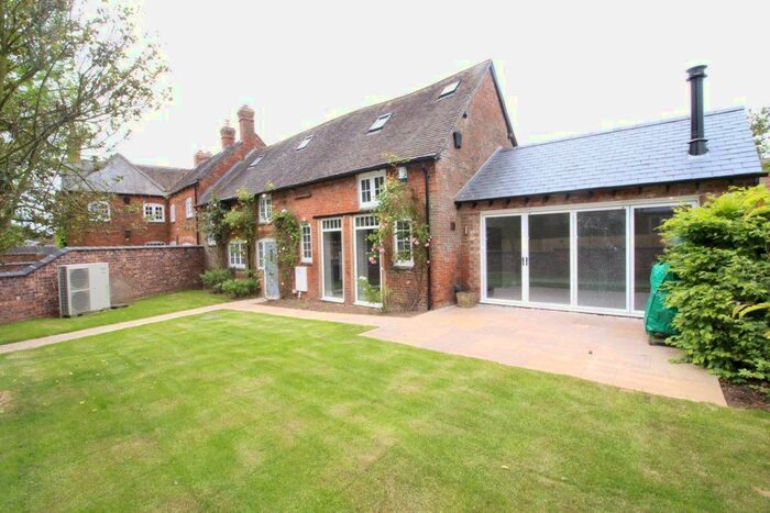 3 Bedroom Semi-Detached House To Rent In Kilworth Road, Swinford, Lutterworth, LE17