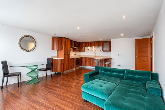 2 Bedroom Flat For Sale In Merchant Gate, York, YO1