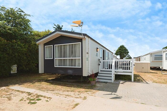 3 Bedroom Bungalow For Sale In Meadow Bay, Hayling Island, Hampshire, PO11