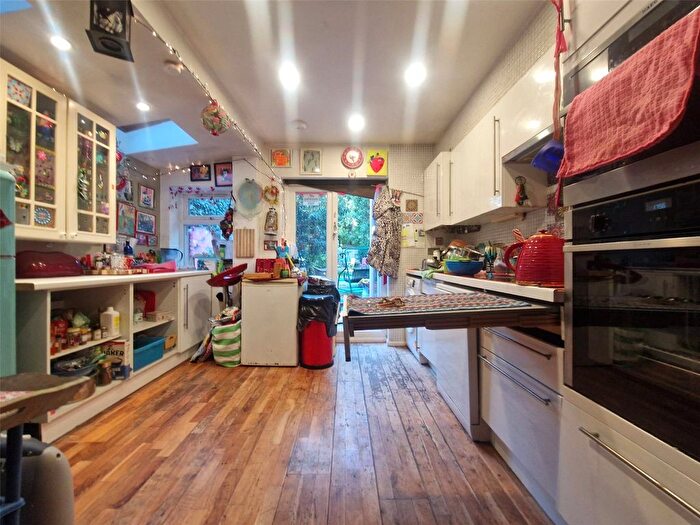Property To Rent In Hampden Road, Muswell Hill, N10
