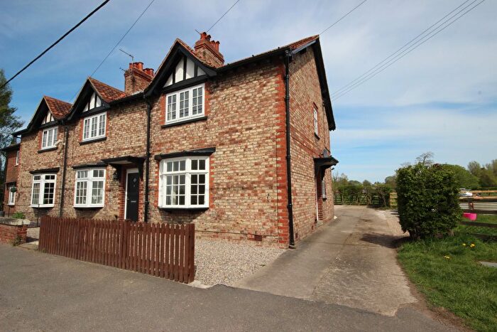2 Bedroom Cottage To Rent In New Cottages, York, YO19