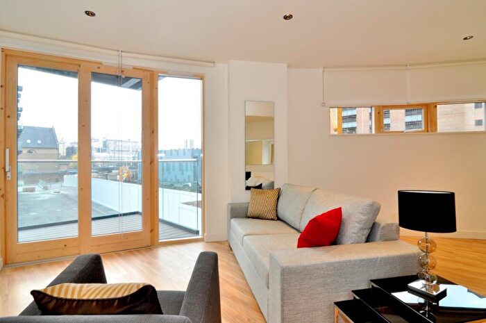 1 Bedroom Flat To Rent In Cobblestone Square, Wapping, London, E1W